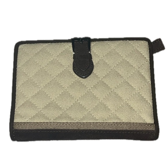 Vera Bradley Colorful Quilted Patterned Cream & Brown Wallet - Picture 2 of 11